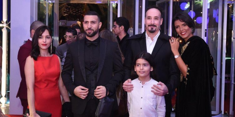 5beeae76240000a602583565