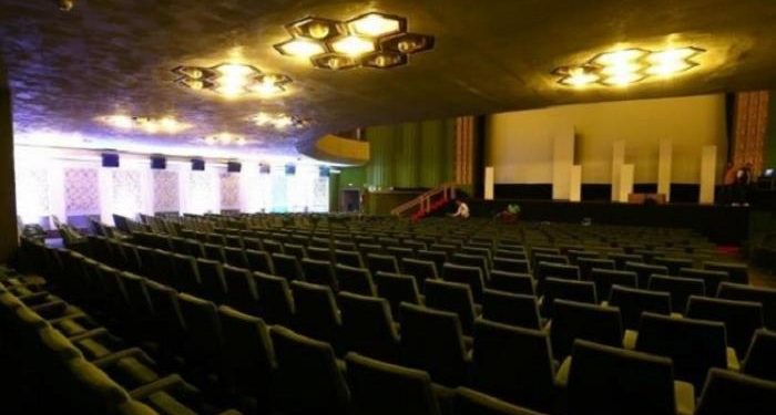 133 235501 cinema halls tunisia dropped youth first suffer 700x400