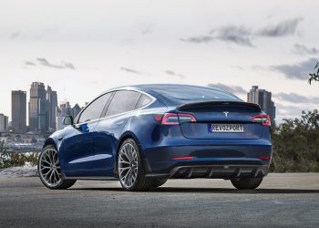 تسلا موديل 3