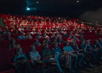 photo 1517604931442 7e0c8ed2963c