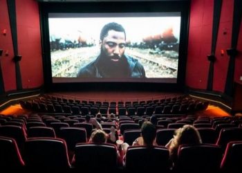 173 113023 usa mask coronavirus cinemas 700x400