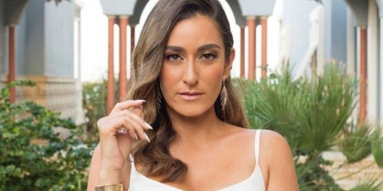 127 144314 amina khalil 700x400