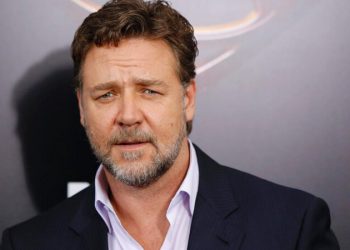 3 various information about russell crowe actor