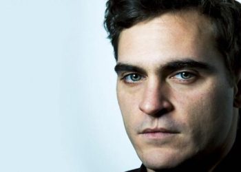 121 150807 joaquin phoenix joker movie 700x400