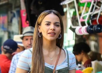 leslie grace batgirl crop 1626936418853