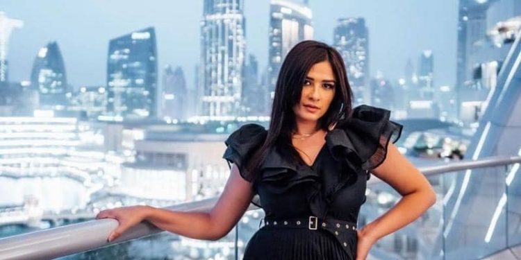 ياسمين عبد العزيز 1