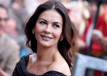 133 200623 netflix catherine zeta jones addams family remake 700x400