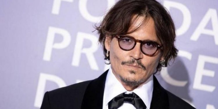 133 221827 johnny depp being boycotted hollywood 700x400