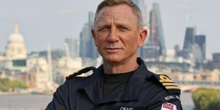 173 230226 daniel craig british secret agent james bond 700x400