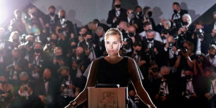 127 163540 titan france oscar 700x400