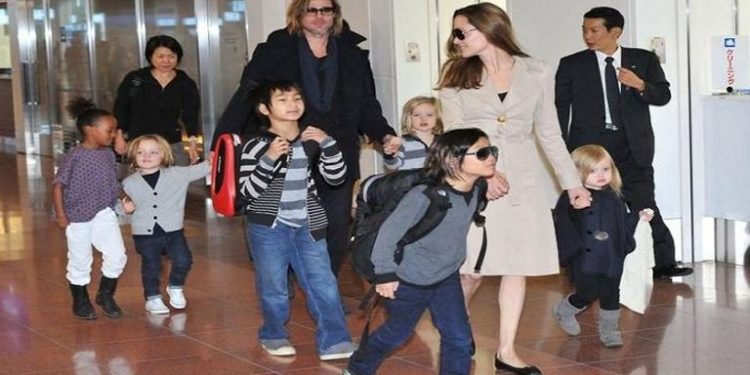 135 112226 pitt angelina jolie children 700x400