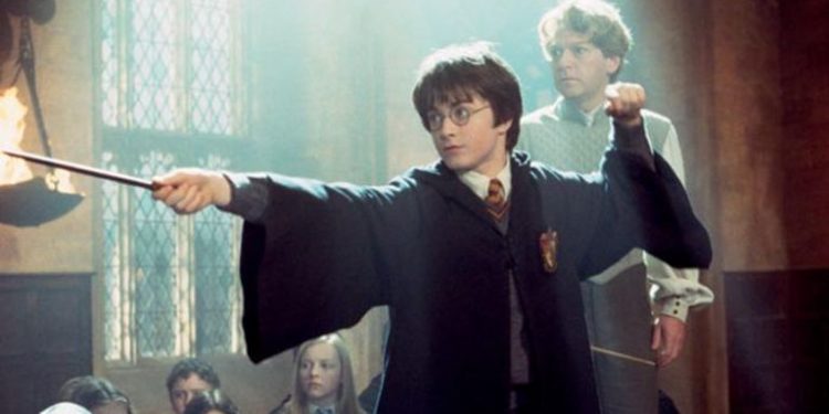 135 153839 hollywood movie parts auction 700x400