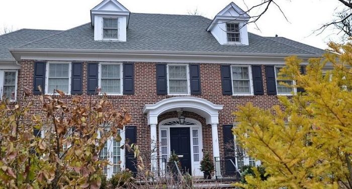 فيلم وحدي في المنزل