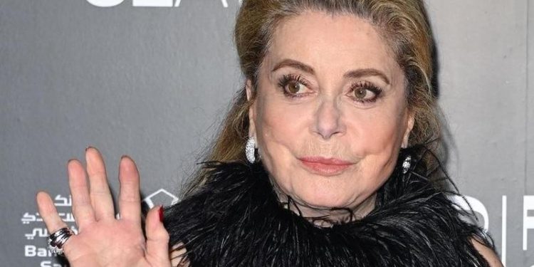 كاترين دينوف