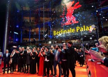 173 200303 berlin film festival impose masks 700x400