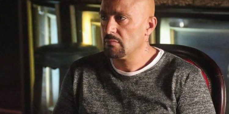 127 143643 movie spider surrounds ahmed sakka 700x400