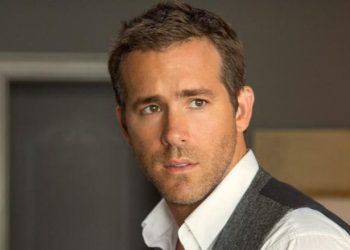173 170004 movie stars retirement ryan reynolds 700x400