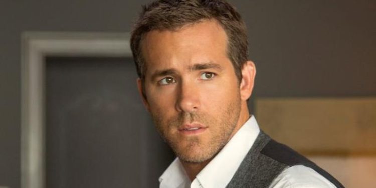 173 170004 movie stars retirement ryan reynolds 700x400
