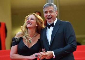 جورج كلوني وجوليا روبرتس e1656572430845