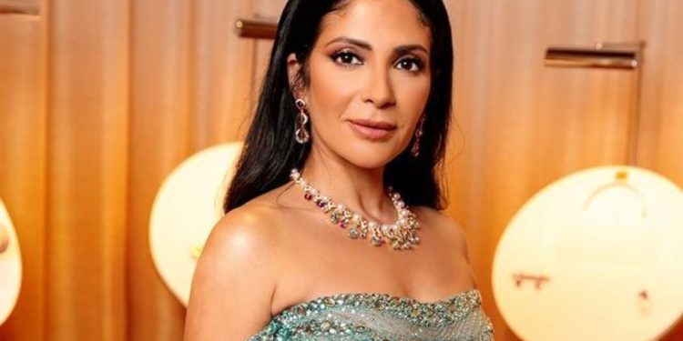 منى زكي e1656025612157