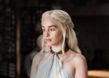 إميليا كلارك e1661239776822