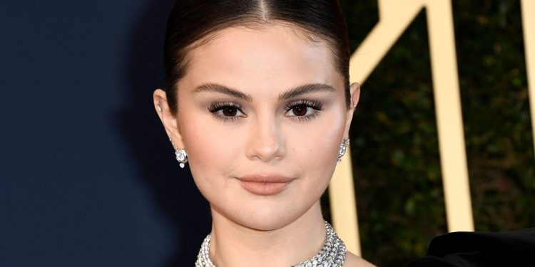 سيلينا جوميز e1659730803386