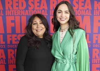 الفنانة سمية رضا والمخرجة هيفاء المنصور