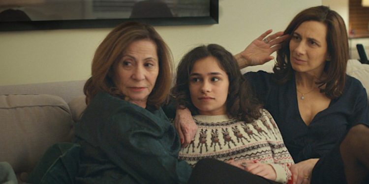 لقطة من فيلم دفاتر مايا