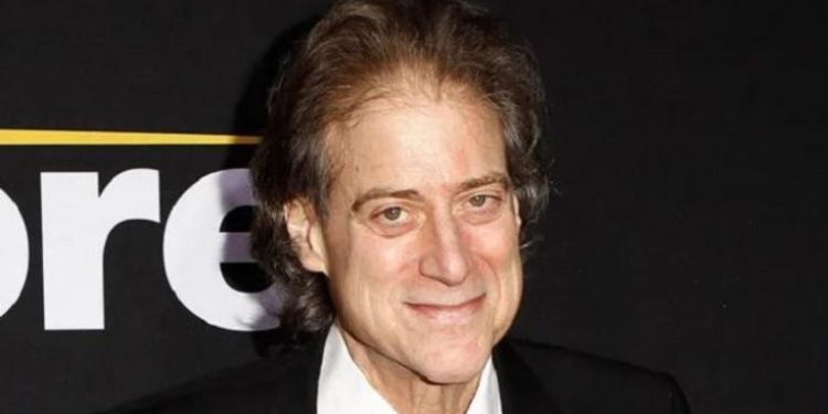 173 012937 american actor richard lewis dies 700x400