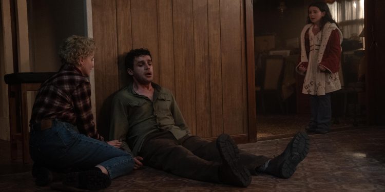 MV5BZWZlM2EwZGUtYzkwYy00MzM4LWE5NWEtNjgxZDI0NGM5MGI1XkEyXkFqcGc@. V1  scaled