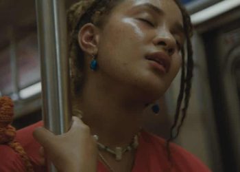 مراجعة فيلم «Tenderberry».. دراما حالمة لشابة وحيدة في «نيويورك»