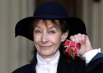 وفاة الممثلة البريطانية «جان مارش» عن عمر يناهز 90 عامًا