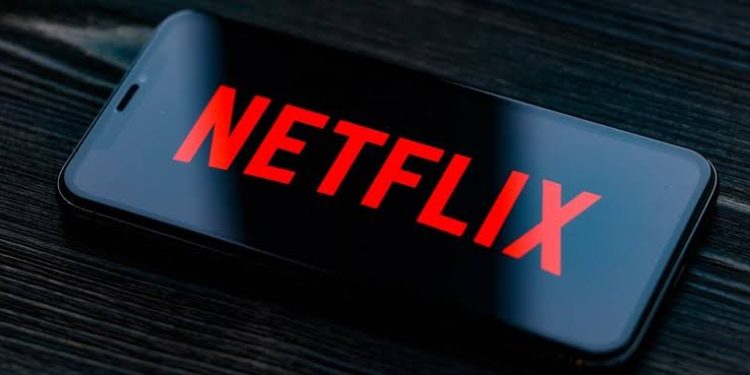 «نتفليكس» تتجاوز التوقعات وتُثبت مناعتها ضد أزمات التجارة العالمية