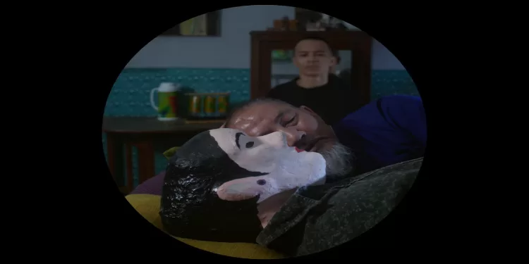 مراجعة فيلم «Bury Us in a Lone Desert».. رحلة طريق مؤثرة بين ثنائي غير متجانس