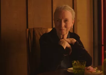 مراجعة فيلم «Familiar Touch»