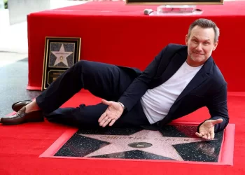 «كريستيان سلاتر» يحصل على نجمة في ممشى المشاهير في «هوليوود»