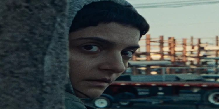 مراجعة فيلم «Gazer».. فيلم نوار تشويقي مرعب ومثير للتوتر