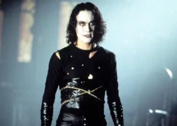 «The Crow».. مأساة قتلت البطل قبل انتهاء التصوير