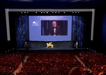 انطلاق فعاليات الدورة 82 من «مهرجان فينيسيا السينمائي» وتكريم تاريخي في الافتتاح