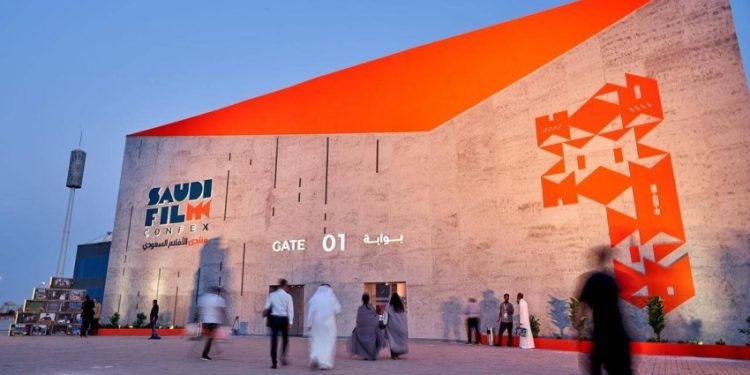 ساحة الفعاليات في «منتدى الأفلام السعودي» تجمع الخيال بالتكنولوجيا والإبداع السينمائي