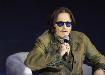 «جوني ديب» في الرياض