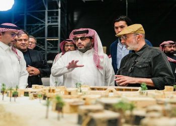 «تركي آل الشيخ» يزور استديوهات الحصن والقدية لمتابعة تحضيرات فيلم «خالد بن الوليد»