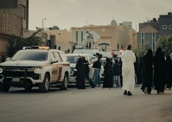 الكشف عن اللقطات الأولى من تصوير فيلم «العيون الساهرة» للمخرج العالمي «فيليب نويْس»