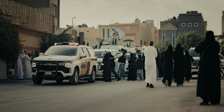 الكشف عن اللقطات الأولى من تصوير فيلم «العيون الساهرة» للمخرج العالمي «فيليب نويْس»