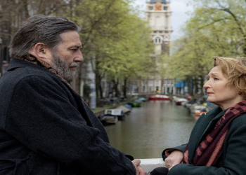 مراجعة فيلم «Midwinter Break».. صورة حزينة وحادة ممثلة ببراعة للصدع والنشوة