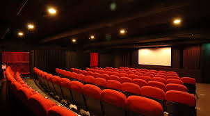 بعد قرار السلطات.. الإغلاق المبكر يثير قلق صناع «السينما المصرية»