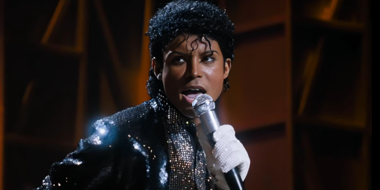 «Michael» رحلة صعود «مايكل جاكسون» بين الشهرة والجدل.. بصالات السينما السعودية