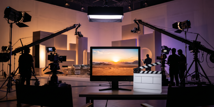 السينما والمسرح والمسلسلات في رؤية السعودية 2030: من التنظيم إلى صناعة التأثير