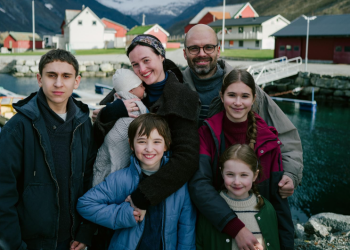«FJORD» دراما إنسانية عن العائلة والتربية والاختلاف الثقافي تحصد «السعفة الذهبية» في «كان 2026»