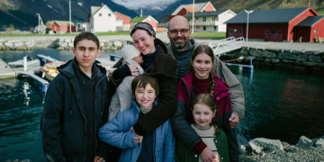 «FJORD» دراما إنسانية عن العائلة والتربية والاختلاف الثقافي تحصد «السعفة الذهبية» في «كان 2026»